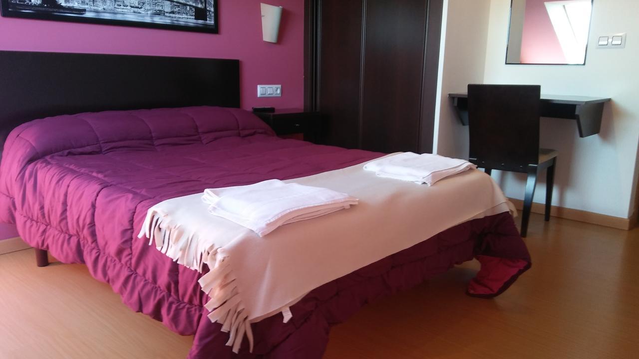 Hostal Restaurante Vial Ourense Exteriör bild